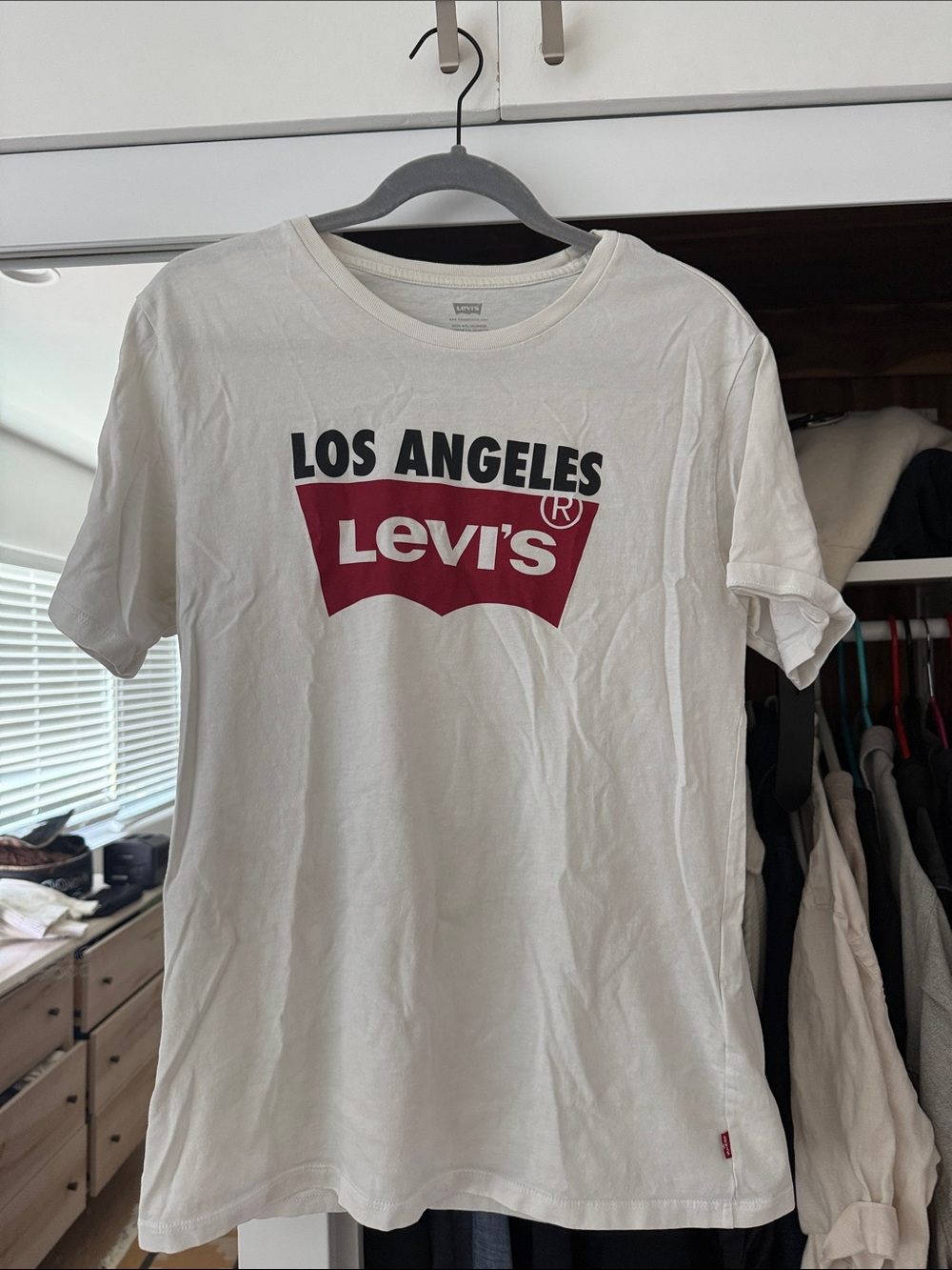 Levi's White T‑Shirt with Red Logo and Black Text